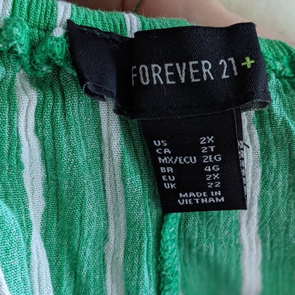 F21+ green striped flowy crop top w/ some stretch - Picture 5 of 5